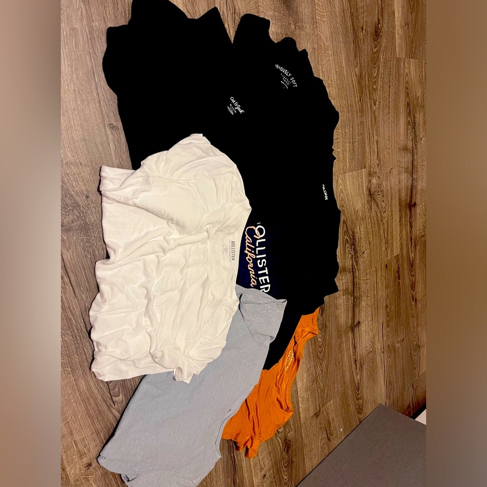 LOT OF WOMENS PLAIN TEES- AERO, HOLLISTER, TARGET, AND MORE